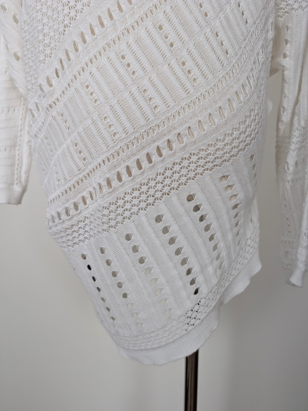 Le Chateau White Crochet Top Asymmetrical Long Sleeve Boho Size XS - Picture 5 of 13